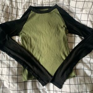 brandy melville top!!